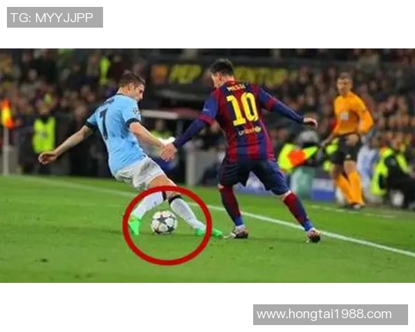 足球明星低头瞬间美图合集展现不同风格与情感的女性魅力